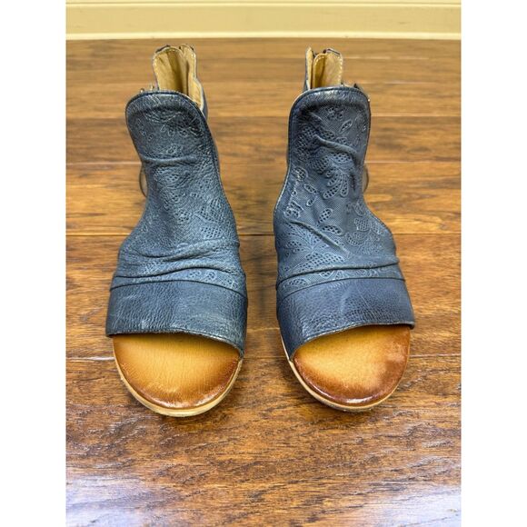 MIZ MOOZ Leather Corra Heeled Ankle Strap Sandals, River Blue, Sz 39 - Picture 3 of 13